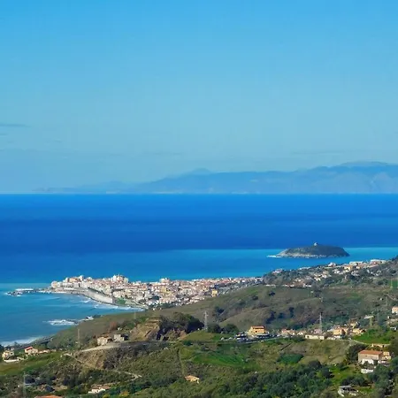 Lovely In Marina *